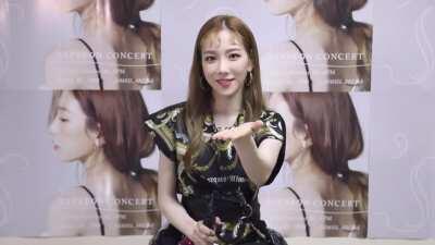 Taeyeon saying I love You awkwardly