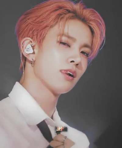 save me..pink haired idols... (don't save me)