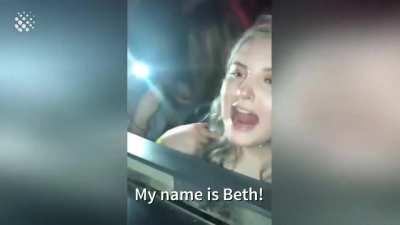 HMB I think I'm on Right Booth