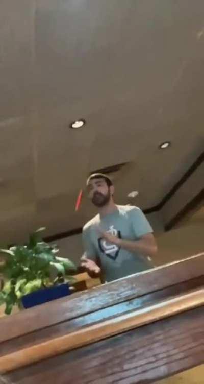 Right Wing Maniac Goes on an Anti Biden Rant in a Red Lobster For No Reason and Talks About Rising Up Against 