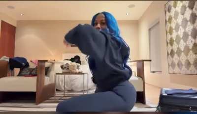 Jada showing how she bounce on it 🍆
