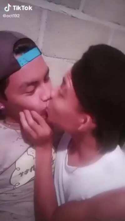 Orslok y alexby después de jugar al full gays