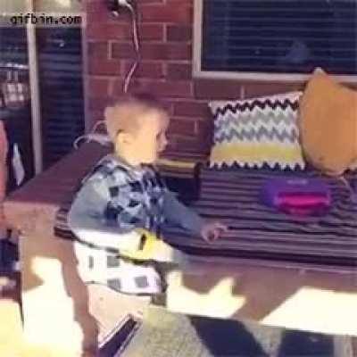 kId BrUtAlly ChoPs Of his fAthers hAND wITH SaW