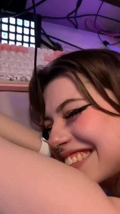 Twitch girl gone wild ( Her album Linkss in commentss 👇🏻🔥)