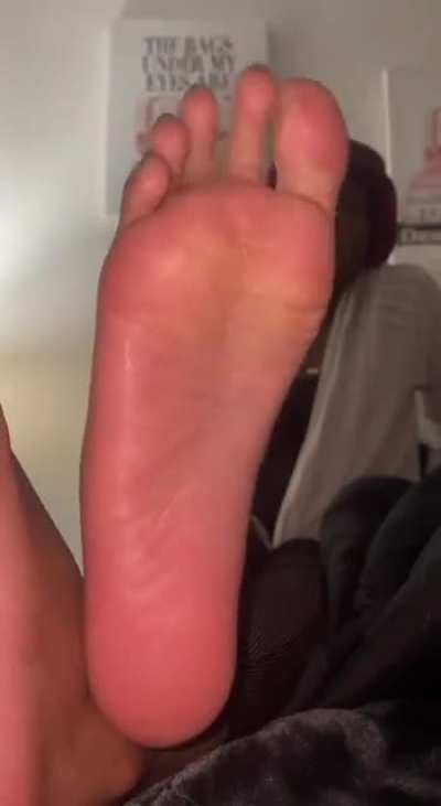 Feet in you’re face while you stroke that dick