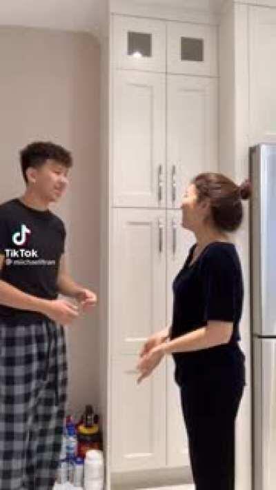 The trend is to do a quick pat but mom was craving cake I guess