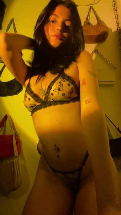 Have you ever seen a latina like me ?