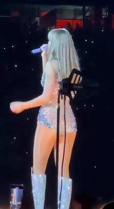 Fuuuuuuuuuuuckkkkk, I’M SOOOO FUCKING HORNY FOR MY GODDESS RIGHT NOW!! MY COCK IS ABOUT TO EXPLODE