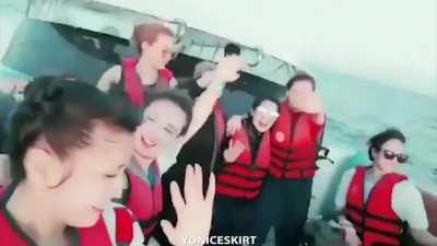 Girls celebrating Mina's comeback