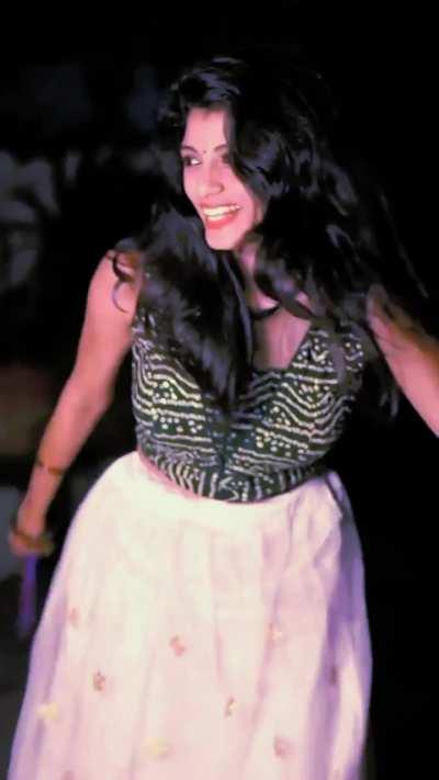 Shruthi Rajnikanth - Hot pit show - HD Edit