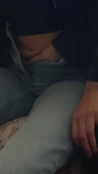 Bestie rubs my pussy before we leave for college