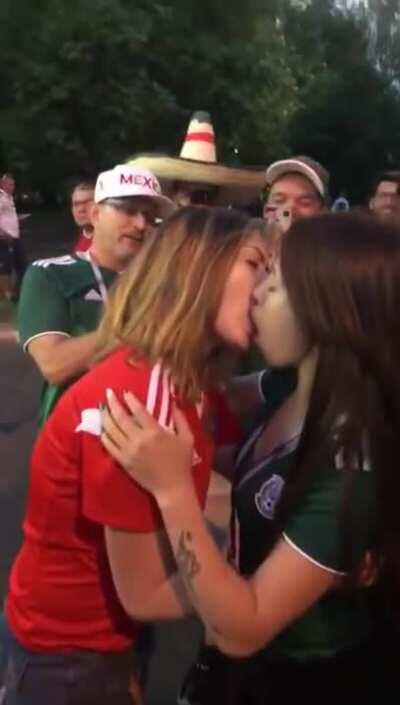Russia Vs Mexico Kiss (Russia World Cup 2018). Who won? Who's next ? You decide