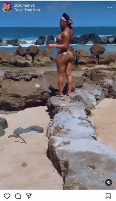 Xoxomonye (@xoxomonye)