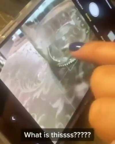 Not sure if this fits this sub, but what’s going on here? Is the spider reacting to the refocusing of the lens?