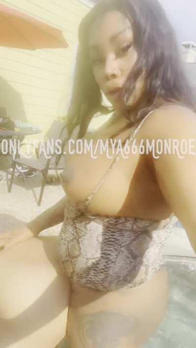 Mya666Monroe Taking That Ass In A Pool