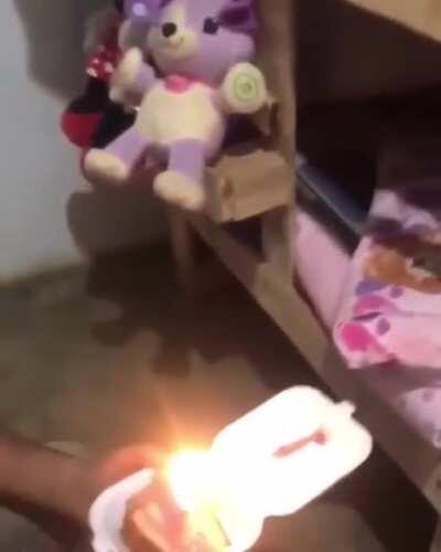 This father couldn't afford a full cake for his daughters birthday and she wasn't expecting one.