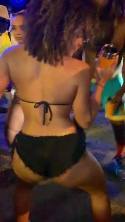 Short shorts 📷:@joegeofoto 