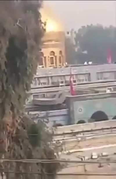 Shi'ite mosques/shrines are being looted