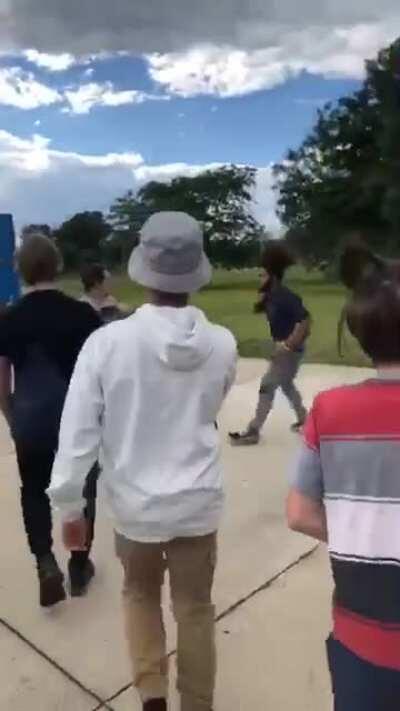 found the better angle ( white dude is 25, he came up to the skatepark trying to fight 14-16 year olds) we called our boy who’s 19 and loves to scrap