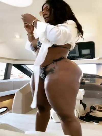 She gained that weight back and now she's showing off