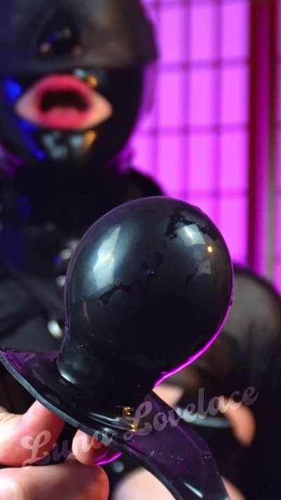 don't just stand there .... stuff me!