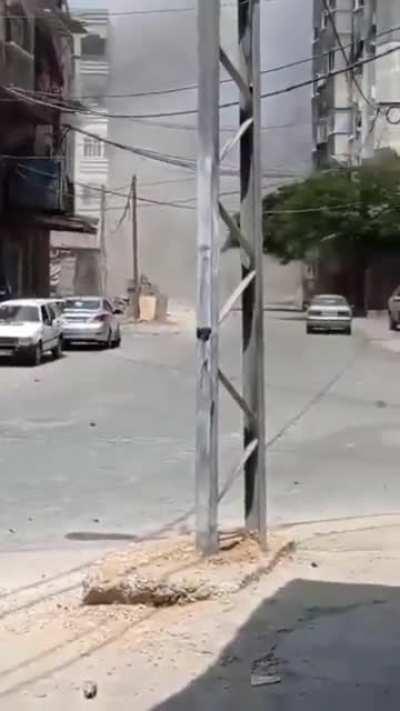 Israel warplanes bombing streets in gaza