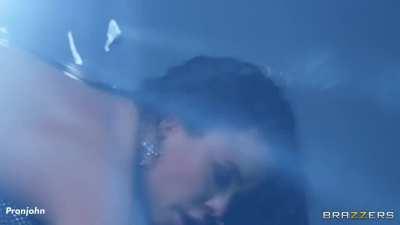 Banging Luna's Buns 🍑