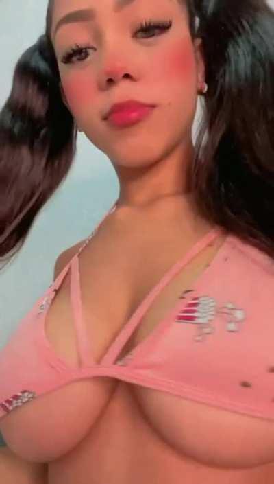 Latina bitch wants to have fun