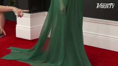 Sofia attending the 2022 Grammys💚