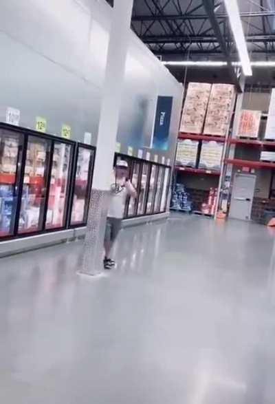 THIS DUDE IS PATHETIC