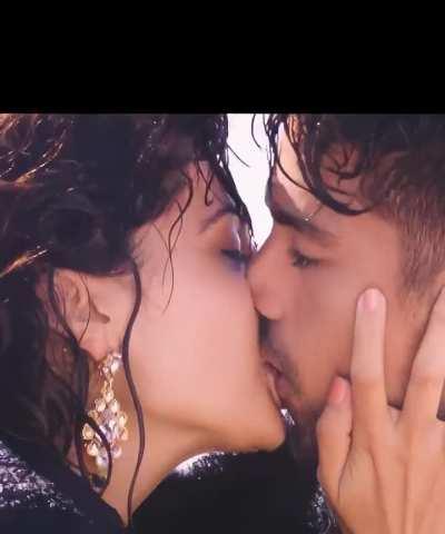 Taapsee Pannu [Dil Juunglee]