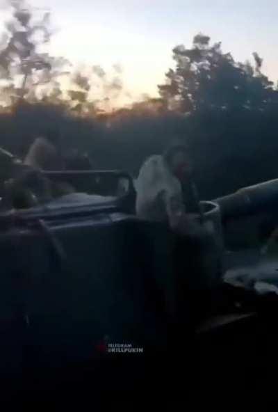 That explains while the Ukrainian Army is advancing at such fast pace...