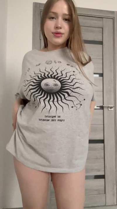 Baby face, grown woman body