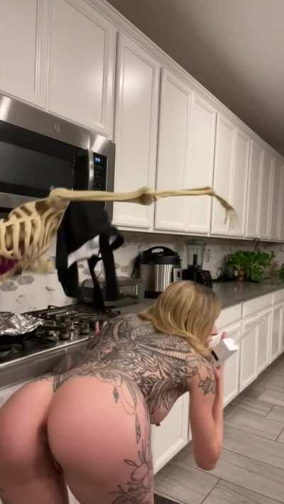 i feel i'd be great in a horror movie... wait! i mean whore movie [oc]