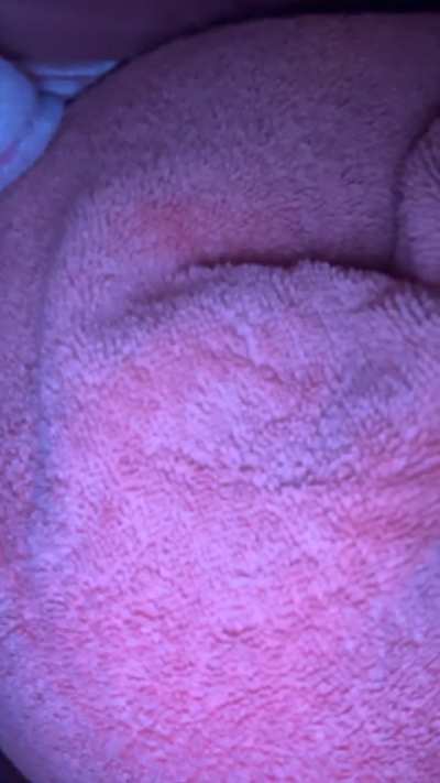 who wants to see a video of me farting on my boyfriends face👀dm me for pricing💋😘