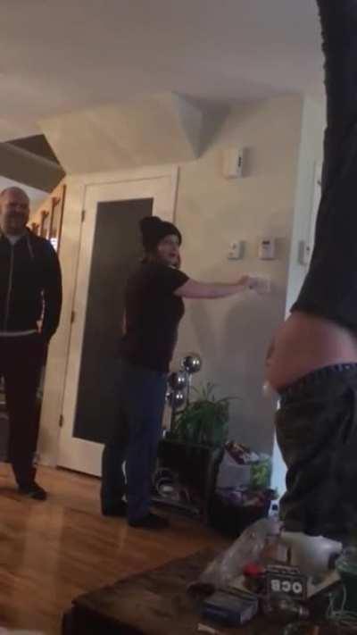 Science experiment: Light bulb in butt