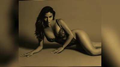 Johana Gomez by Martin Depict