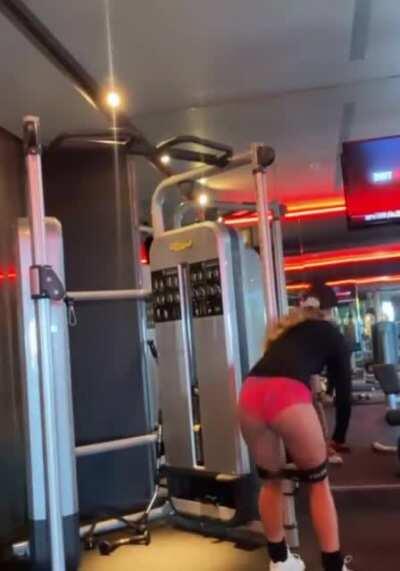 Love when she turns around