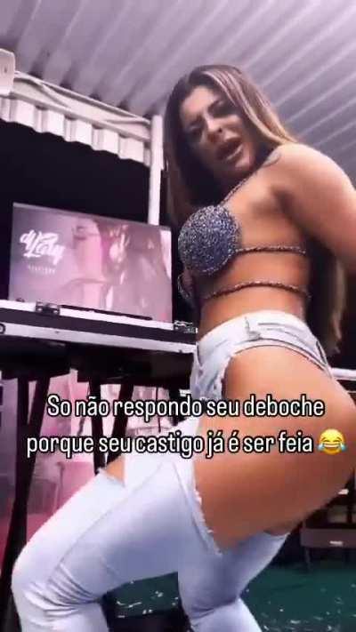 Larissa Maximiano- Bunda no MAXIMIANO na pista. Booty on dancefloor.