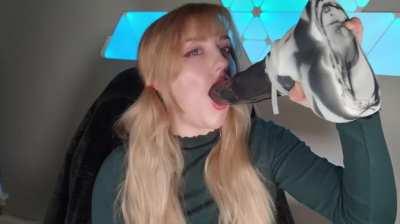 Showing off the throat skills