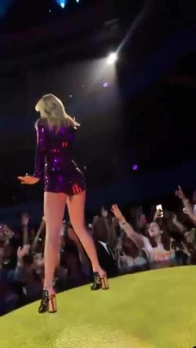 Imagine seeing her doing these movements this close