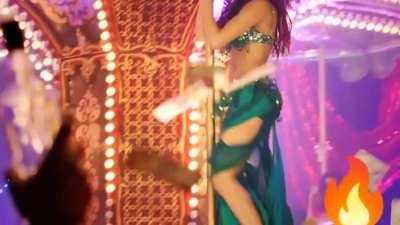 Deepika Padukone: Ufff her thunderous thigh fuck look at those curves and that meaty ass and thigh, literally, I'm licking the screen 💦💦