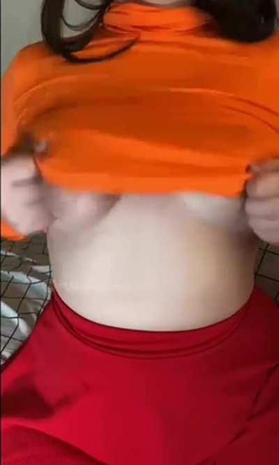 Jinkies... I didn't wear a bra today