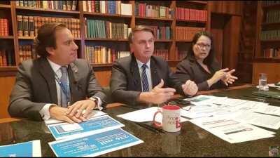 É necessário protestar imediatamente contra essa pessoa