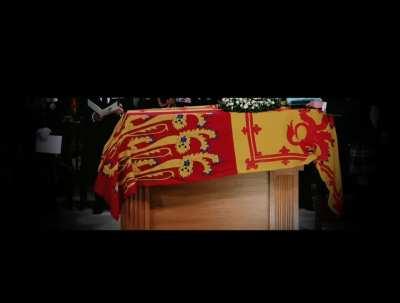 yes another meme about the queen