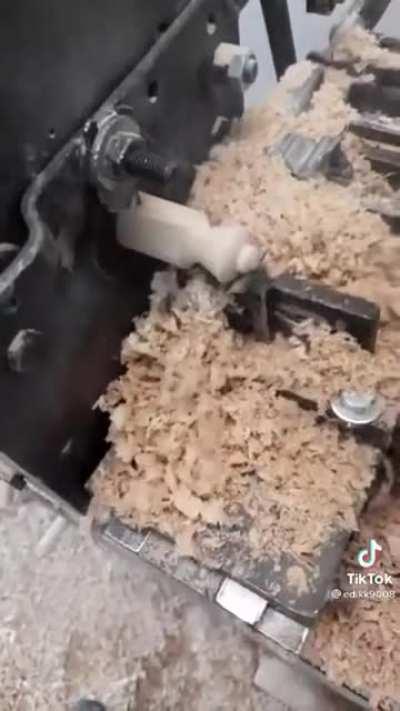 This machine that carves a perfect chess piece from wood