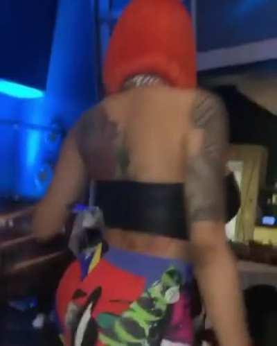 r/boltedontits @paris_richards