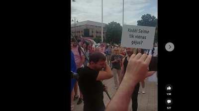 Katinai tuo metu kai nemiega: