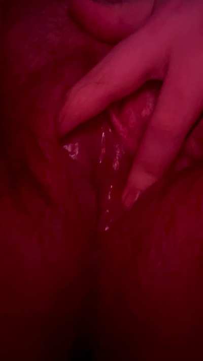 leaking in bed :3