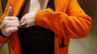 nearly got caught in the hotel elevator showing hubby Friends how big my boobs are 😉 xx 57yo (f) (OC) 🇦🇺